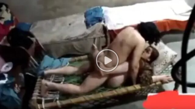 Mulla fucking aunty for pregnancy on charpai
