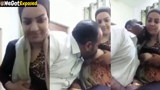 Muslim Aunty Shows Her Boobs