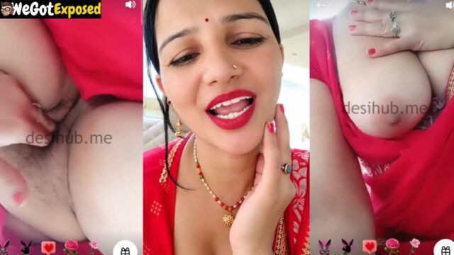 Sexy Bhabhi Showing Pussy While In Car